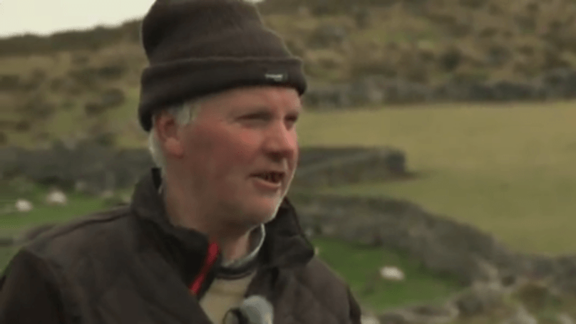 El acento de un granjero irlandés es tan fuerte que nadie en Irlanda puede entenderlo (VÍDEO)