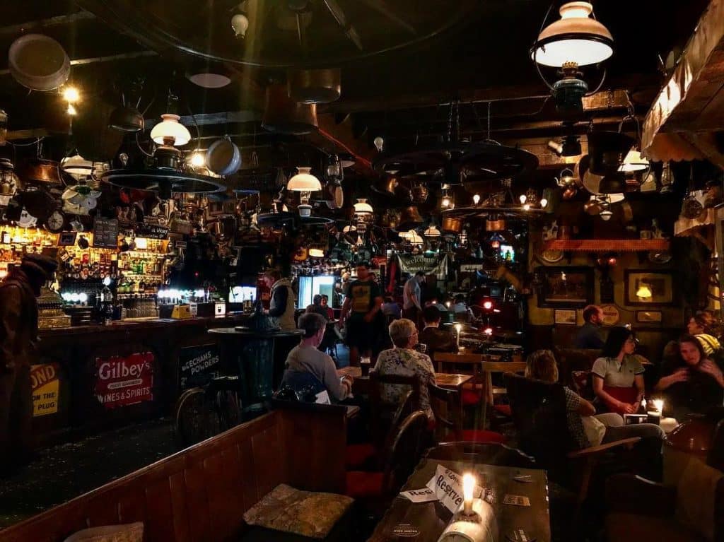 Top 10 MEEST FAMOUS pubs en bars in heel Ierland, gerangschikt